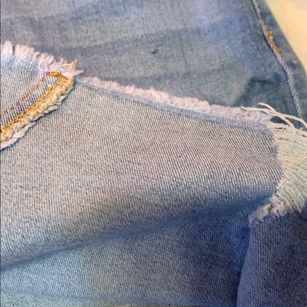 ❌DONATED❌Blue Denim Distressed Frayed Hem Jean Skirt With Black Belt - Picture 9 of 11